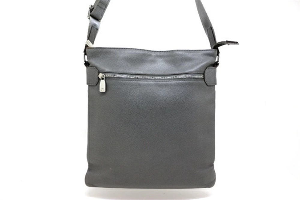 LOUIS VUITTON Sasha Crossbody Bag Taiga Leather Glacier Gray